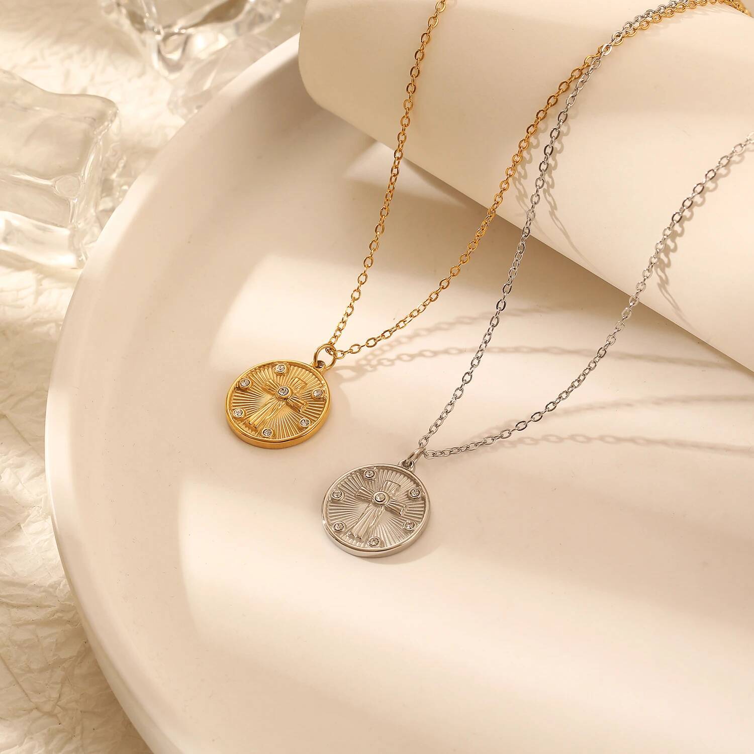 Frauen zarte runde Münze Zirko – Coin Necklace Delicate Bewertung und Preis