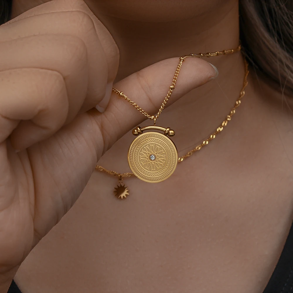 E.B.belle Center of the Univer – Coin Necklace Delicate Bewertung und Preis