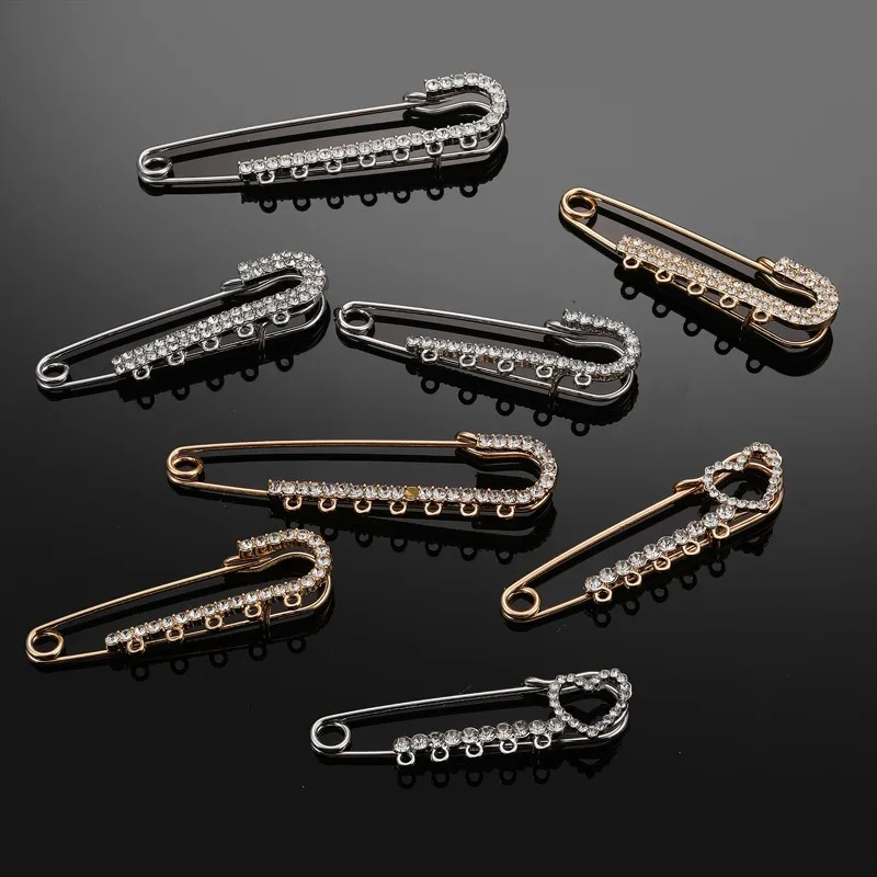 Legierungs-Strass-Broschen in  – Brooch Pin Gold Bewertung und Preis