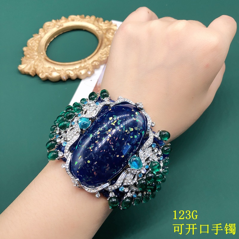 Luxuriöses Vintage-Perlenarmba – Resin Bangle Bracelet Bewertung und Preis